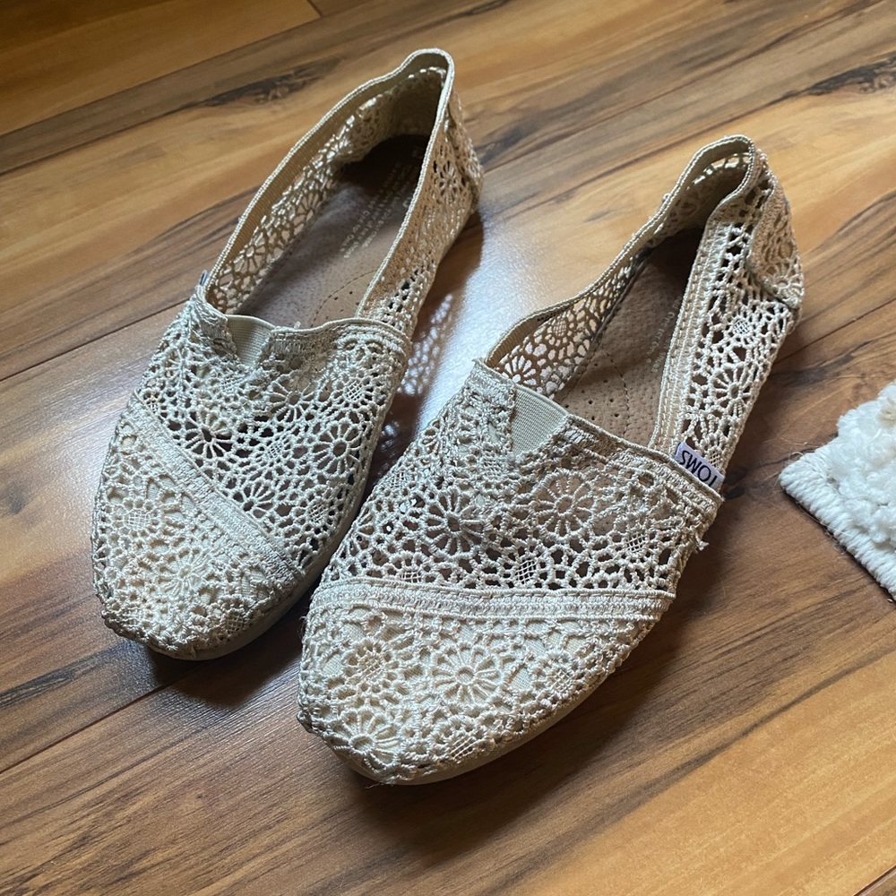 BOGO FREE Women’s Crochet Toms